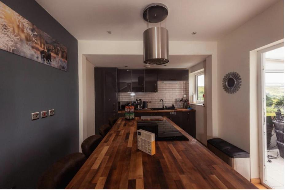 Luxury Cottage With Stunning Views Near Fairy Pools - School House 3 Карбост Экстерьер фото
