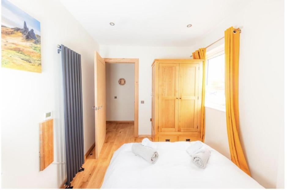 Luxury Cottage With Stunning Views Near Fairy Pools - School House 3 Карбост Экстерьер фото