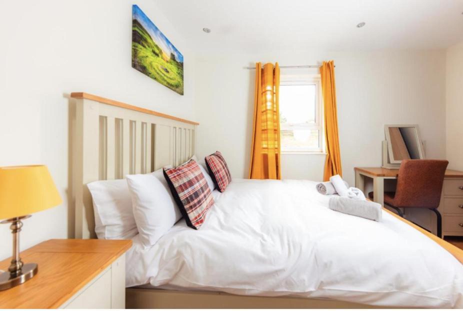 Luxury Cottage With Stunning Views Near Fairy Pools - School House 3 Карбост Экстерьер фото