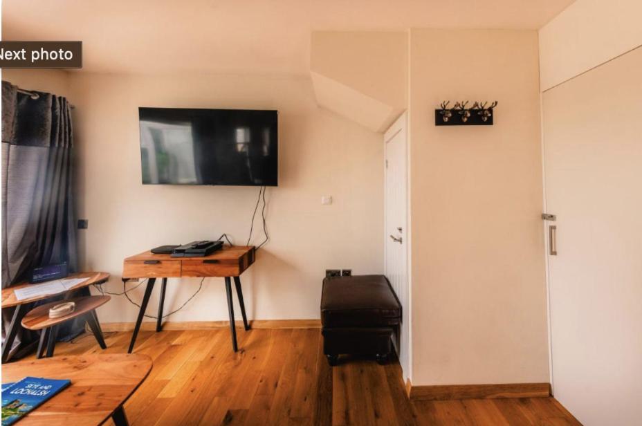 Luxury Cottage With Stunning Views Near Fairy Pools - School House 3 Карбост Экстерьер фото