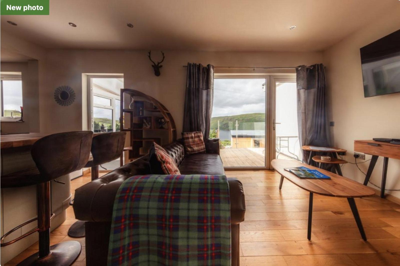 Luxury Cottage With Stunning Views Near Fairy Pools - School House 3 Карбост Экстерьер фото